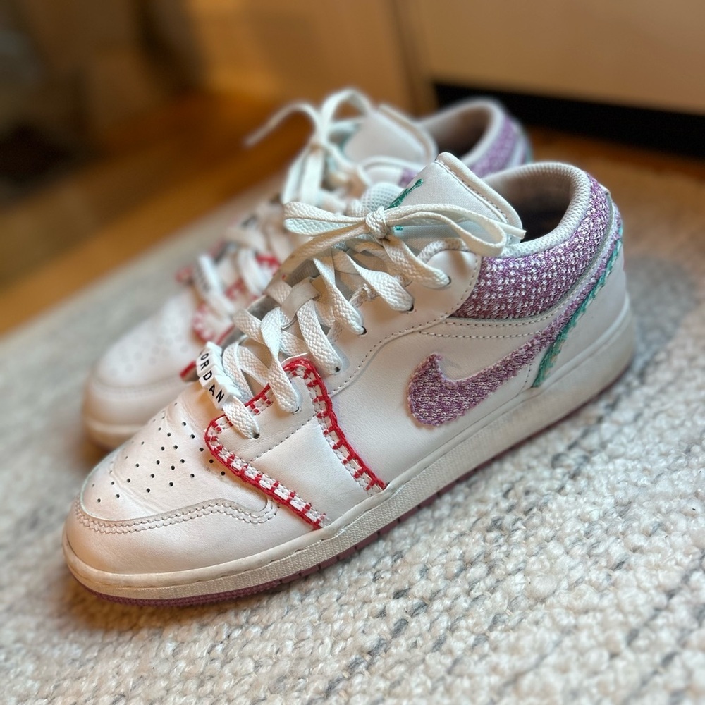 Nike Girls Jordan 1 Low Bordeaux Knit Youth Running Shoes - Picture 1 of 16